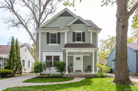924 N Maple Ave, Royal Oak, MI 48067