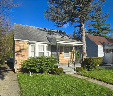 8245 Brace St, Detroit, MI 48228