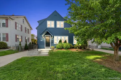 329 E Lawrence Ave, Royal Oak, MI 48073