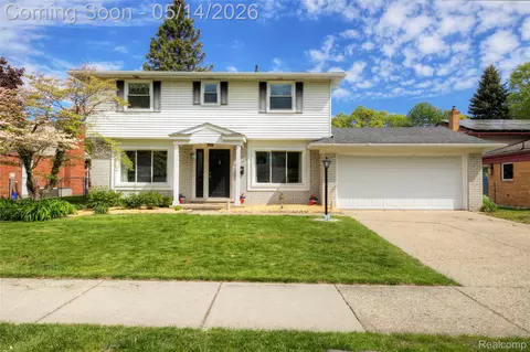 32612 Lyndon St, Livonia, MI 48154