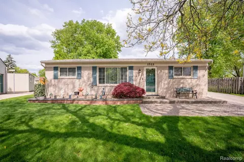 1513 Rustic Ridge Rd, Canton, MI 48188