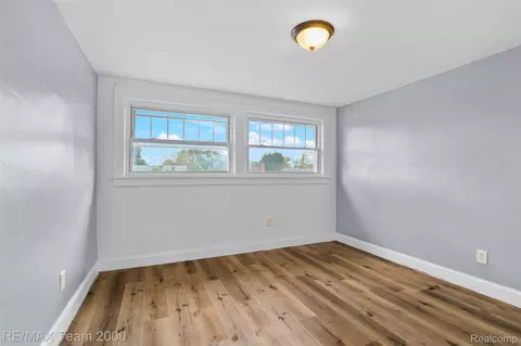 Bedroom - 24903 Dunning St, Dearborn, MI 48124 photo 5 of 7