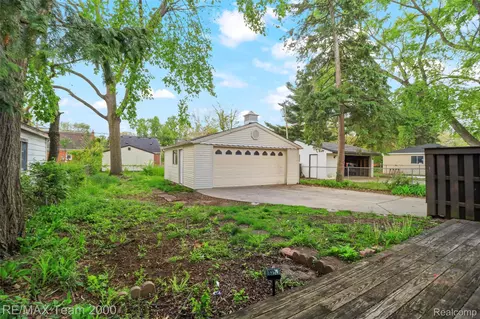 Exterior - 24903 Dunning St, Dearborn, MI 48124 photo 4 of 4