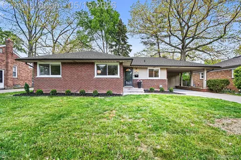 4402 Buckingham Rd, Royal Oak, MI 48073