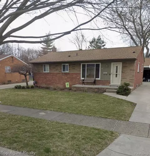 4703 Kensington Dr, Warren, MI 48092