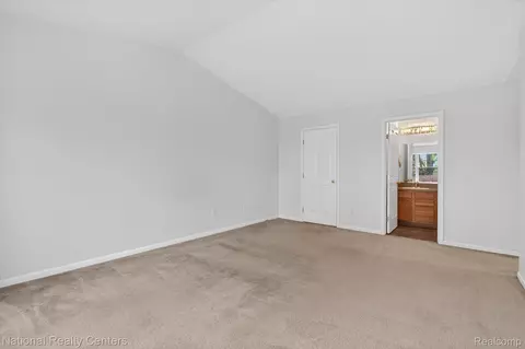 Bedroom - 4371 Aster Blvd, Genoa, MI 48843 photo 4 of 4