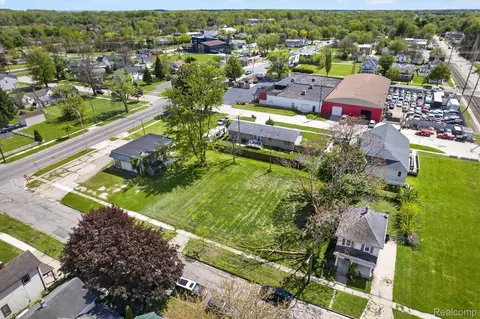 1016 Humphrey St, Monroe, MI 48161 photo 8