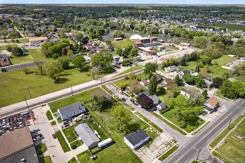 1016 Humphrey St, Monroe, MI 48161 photo 13