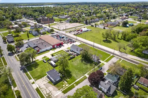 1016 Humphrey St, Monroe, MI 48161 photo 10