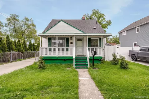 3318 Wakefield Rd, Berkley, MI 48072