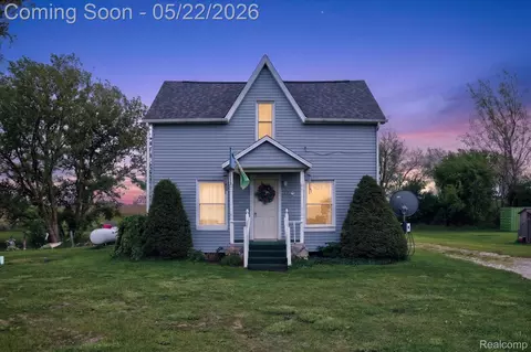 7950 Mayville Rd, Koylton, MI 48453