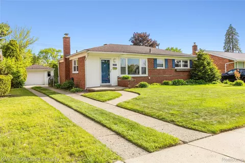 35475 Richland St, Livonia, MI 48150