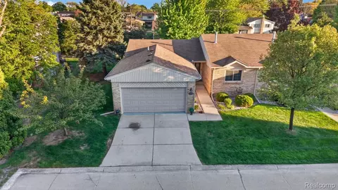 15570 Mary Ct, Clinton Township, MI 48038
