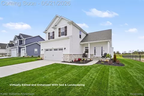 13210 Westwinds Dr, Fenton, MI 48451
