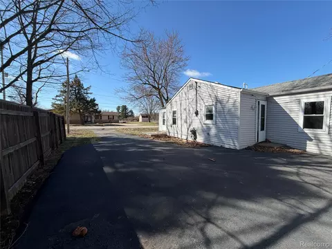Other - 1038 W Pine Ave, Mount Morris, MI 48458 photo 3 of 5