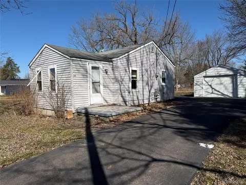 Other - 1038 W Pine Ave, Mount Morris, MI 48458 photo 2 of 5