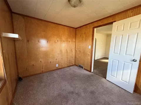 Bedroom - 1038 W Pine Ave, Mount Morris, MI 48458 photo 2 of 3