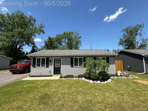 2602 Pontiac Lake Rd, Waterford, MI 48328