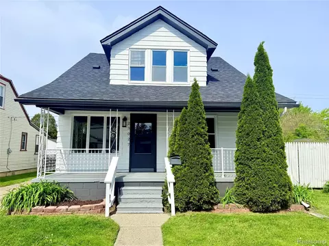 23027 Tuscany Ave, Eastpointe, MI 48021
