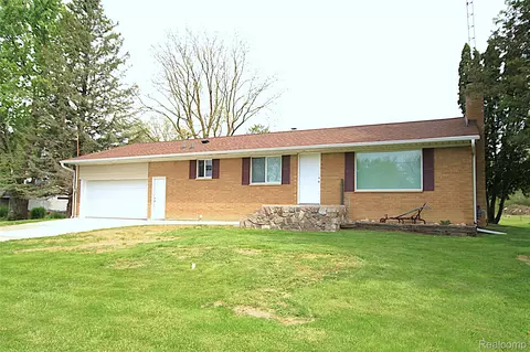 5404 Miller Rd, Swartz Creek, MI 48473