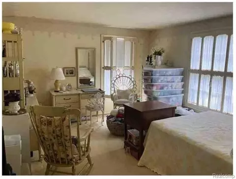 Bedroom - 491 Colonial Rd, Grosse Pointe Woods, MI 48236 photo 1 of 4