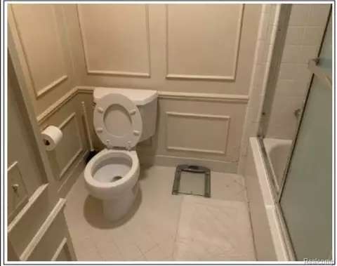 Bath - 491 Colonial Rd, Grosse Pointe Woods, MI 48236 photo 8 of 8