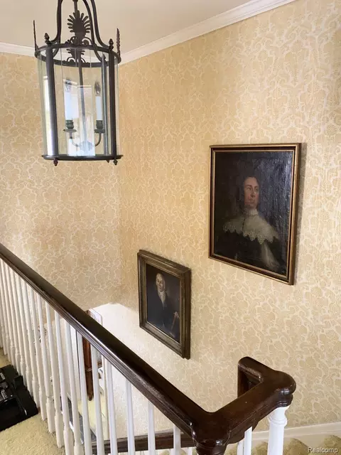 Entry Way - 491 Colonial Rd, Grosse Pointe Woods, MI 48236 photo 2 of 9