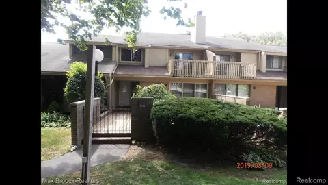 1549 S Hill Blvd, Bloomfield Hills, MI 48304