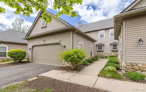 4509 Alexander Pines Dr, Independence, MI 48346