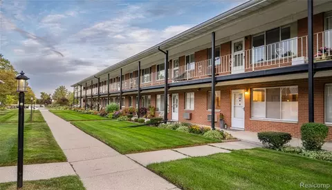 2125 Clawson Ave #204, Royal Oak, MI 48073