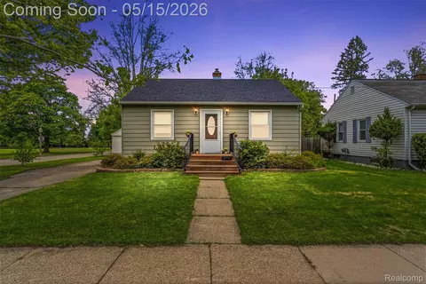 2014 Hyland St, Lansing, MI 48915