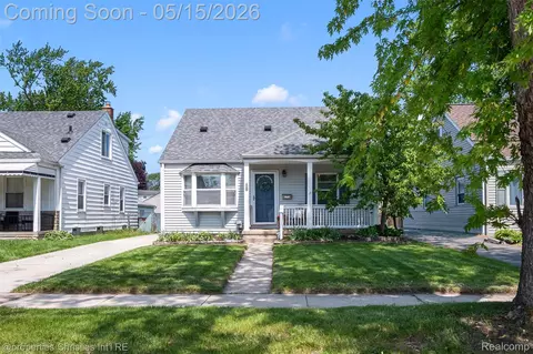 68 Highland Ave, Clawson, MI 48017