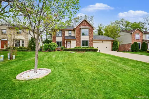 2982 Powderhorn Ridge Rd, Rochester Hills, MI 48309