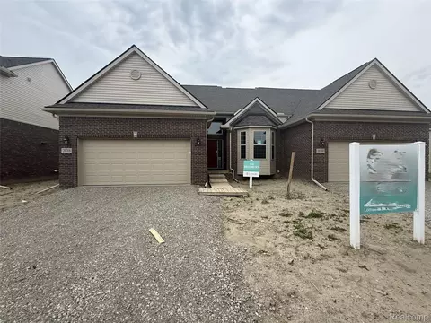 20768 Burn Dr, Macomb, MI 48044