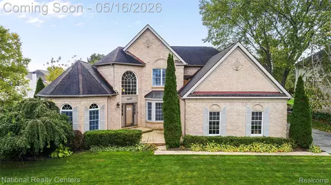 2077 Applebrook Dr, Commerce, MI 48382