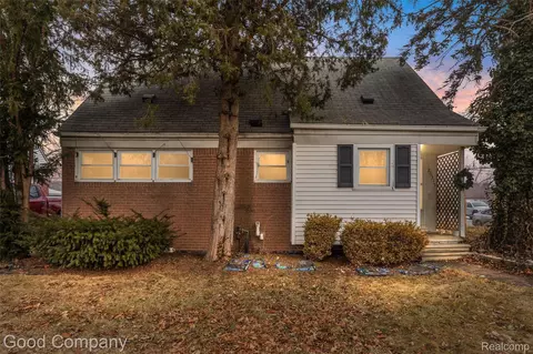 20315 Lancaster St, Harper Woods, MI 48225