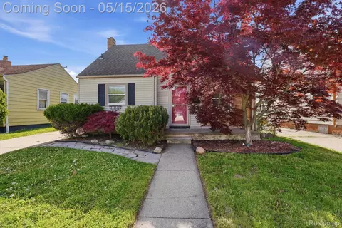 22413 Cushing Ave, Eastpointe, MI 48021