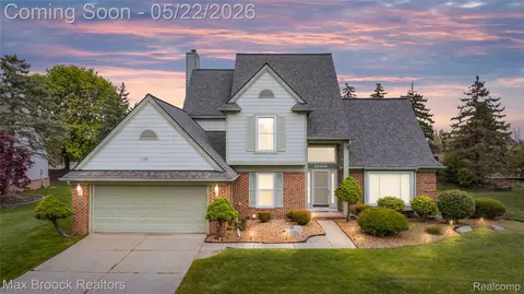 39456 Squire Rd, Novi, MI 48375