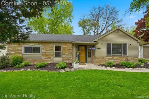 7048 Lapham, Waterford, MI 48329