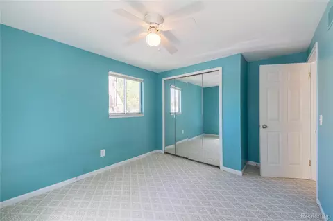 Bedroom - 569 Hendrickson Blvd, Clawson, MI 48017 photo 4 of 5