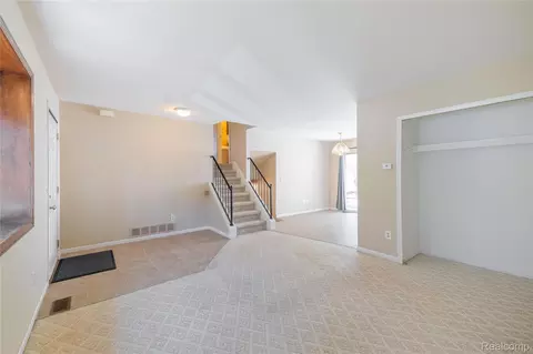 Living - 569 Hendrickson Blvd, Clawson, MI 48017 photo 2 of 8