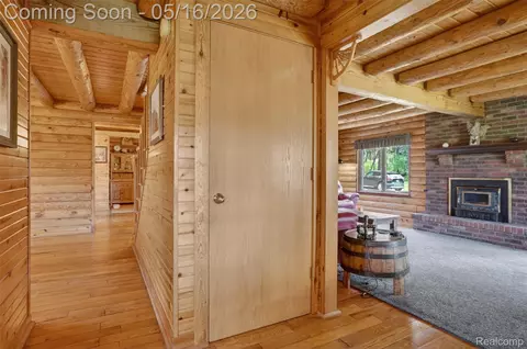 Entry Way - 2997 Brighton Rd, Genoa, MI 48843 photo 2 of 3