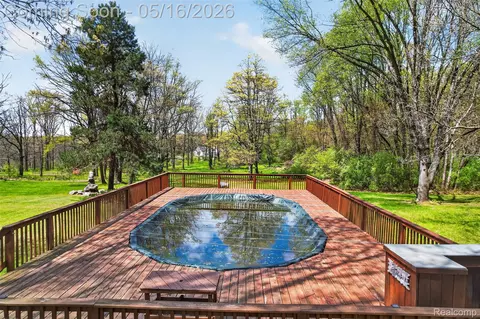 Exterior - 2997 Brighton Rd, Genoa, MI 48843 photo 4 of 4