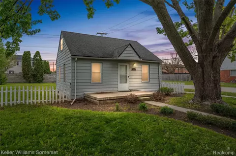 19800 Parkside St, Saint Clair Shores, MI 48080