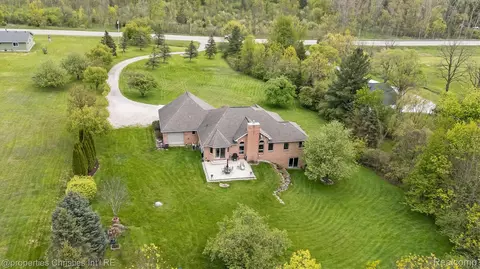23071 Napier Rd, Lyon, MI 48167