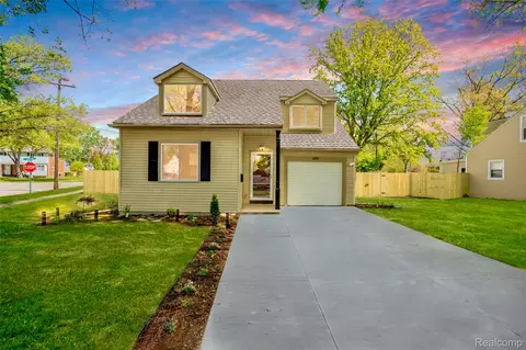20505 Ridgemont Rd, Harper Woods, MI 48225