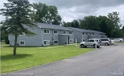 13366 North Rd, Fenton, MI 48430