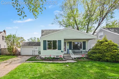 21900 Revere St, Saint Clair Shores, MI 48080