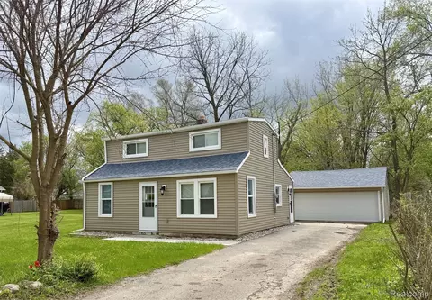 3336 Leta Ave, Burton, MI 48529