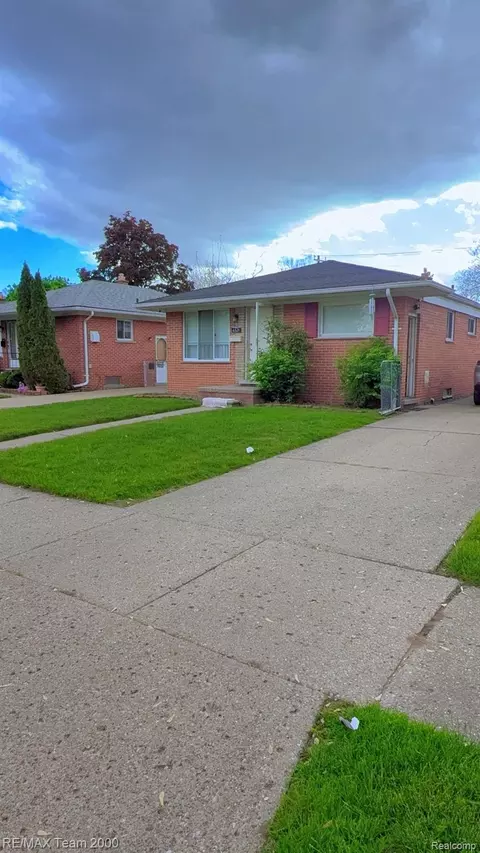 6571 N Vernon St, Dearborn Heights, MI 48127